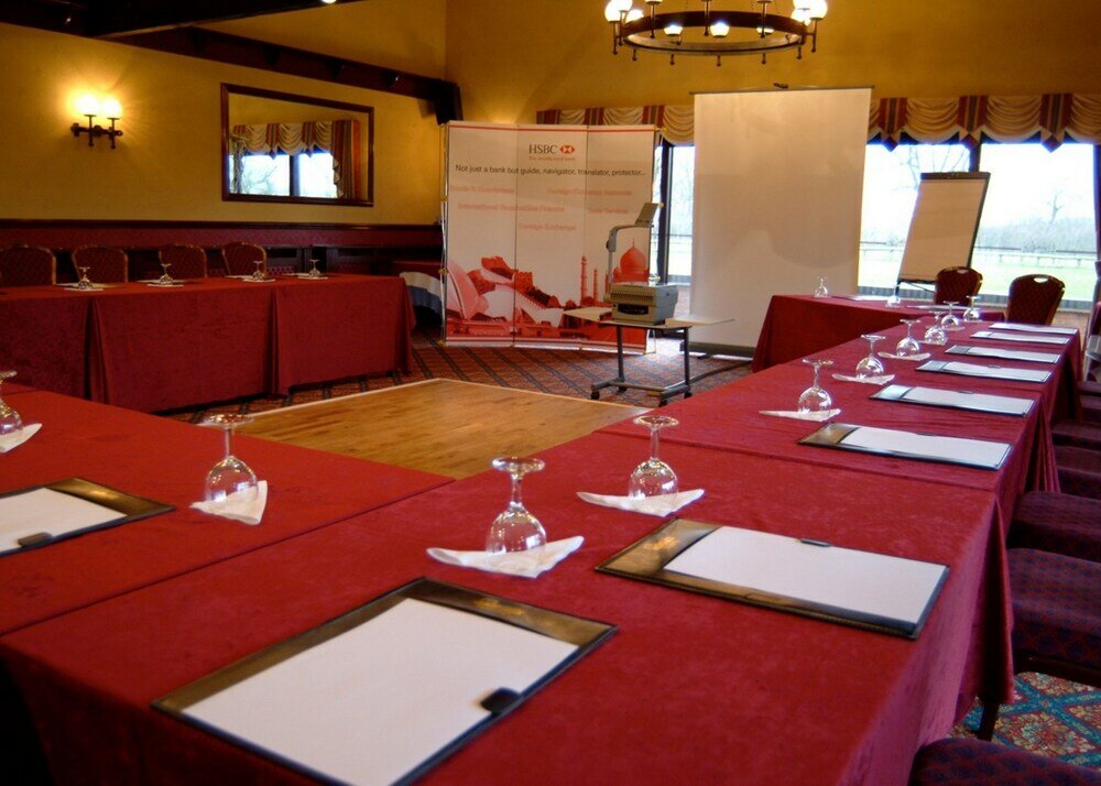 Фото Oak Farm Hotel