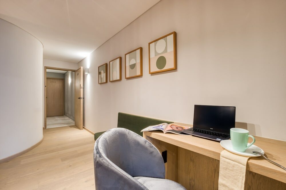 Фото Uliv Poe 240