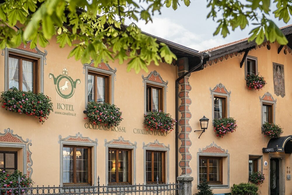 Фото Cavallino d'Oro