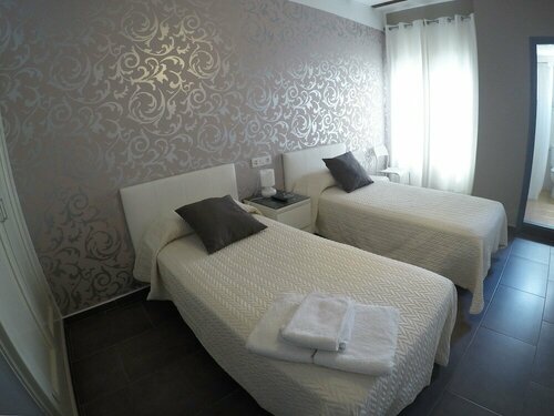 Гостиница Hostal Mediterráneo в Тосса-де-Маре