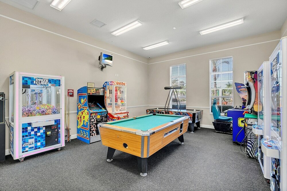 Фото Modern & Comfy 20min to Disney Queenbeds