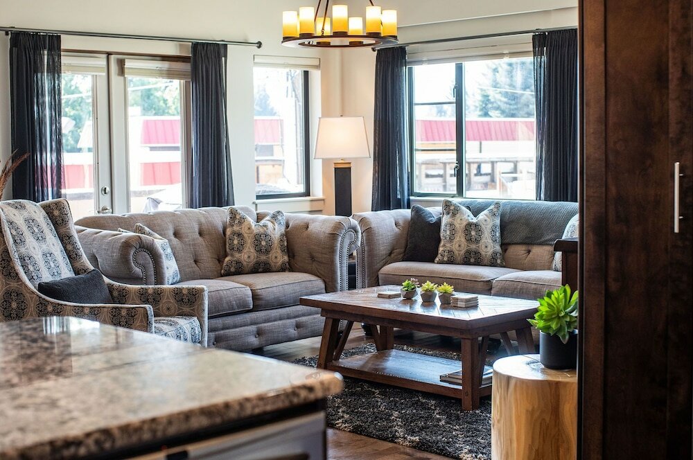 Фото Downunder Mountain Retreat by Revelstoke Vacations