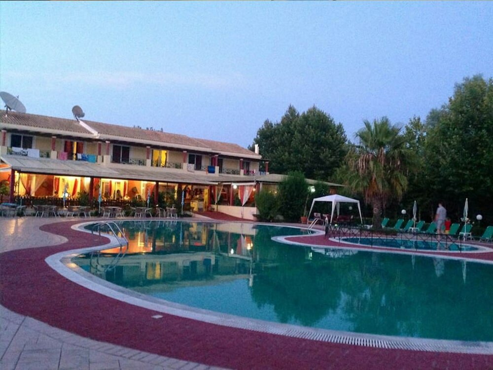 Фото Damia Hotel