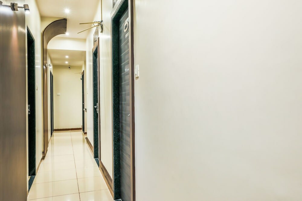 Фото FabHotel Adore Inn