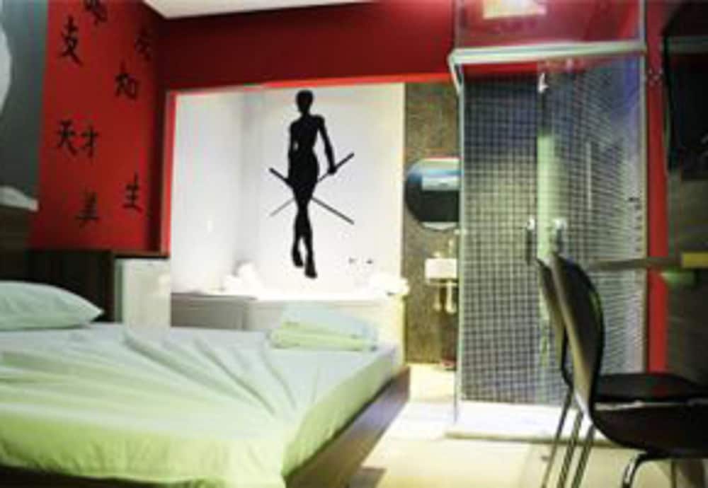 Фото Flex Inn Hotel - Adults Only