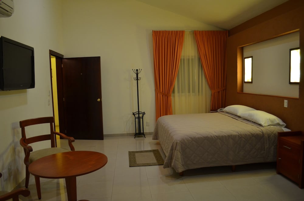 Фото Hotel Quinta Tequillan