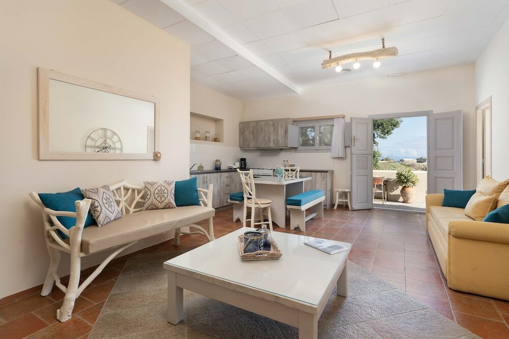 Фото Kapeli Suites