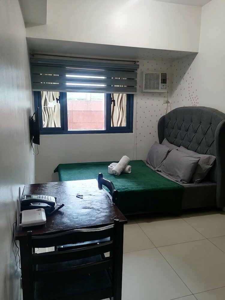 Фото Roxas Blvd Ermita Studio Us Embassy Mla