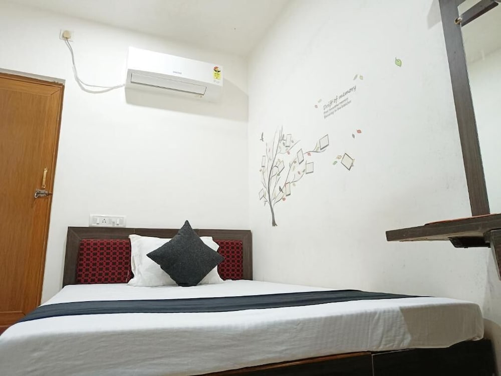 Фото Hotel Executive Inn