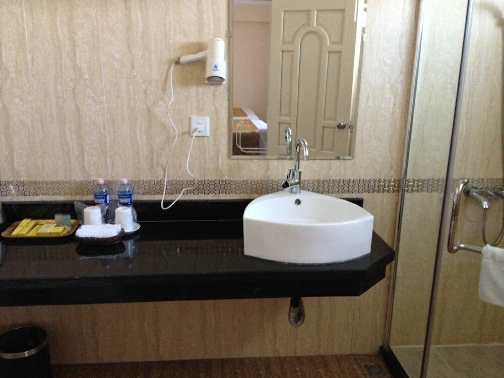 Фото Classic Hoang Long Hotel