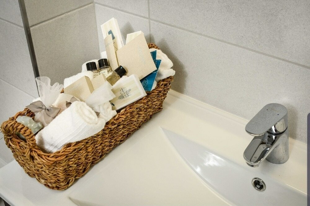 Фото J-Tower Apartments