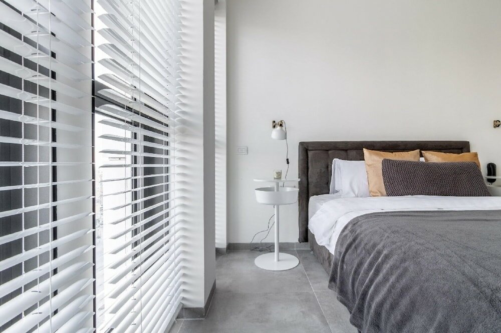 Фото J-Tower Apartments