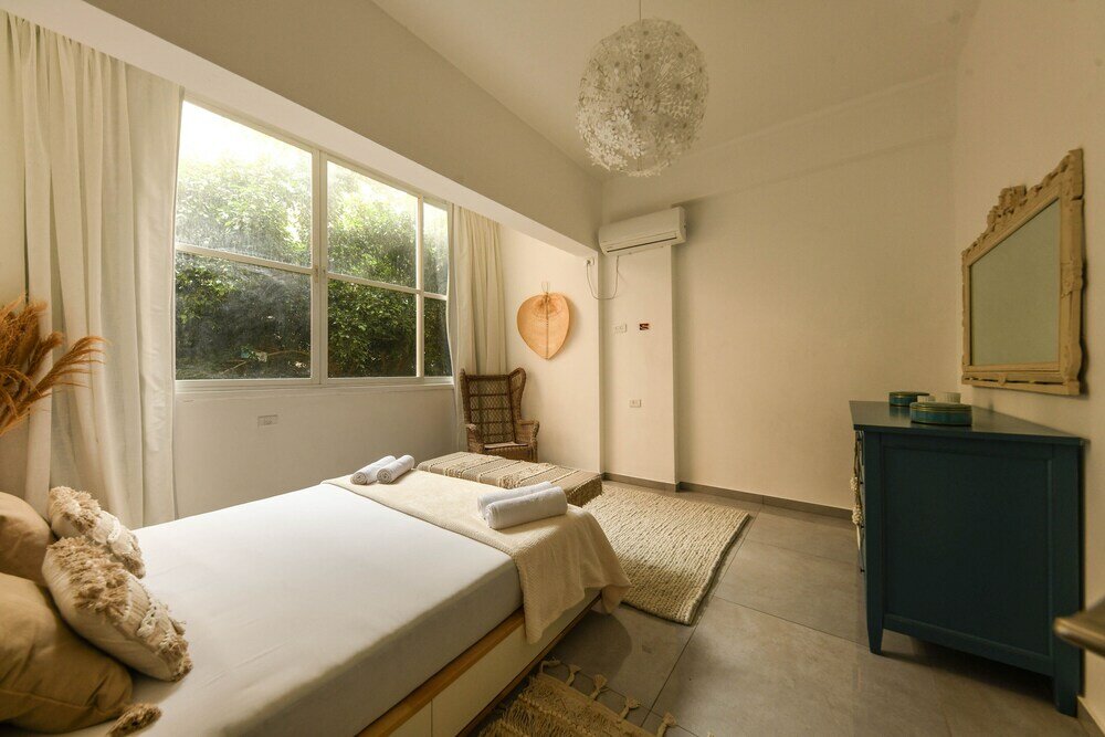 Фото Prime location Sunny 3bedroom apartment