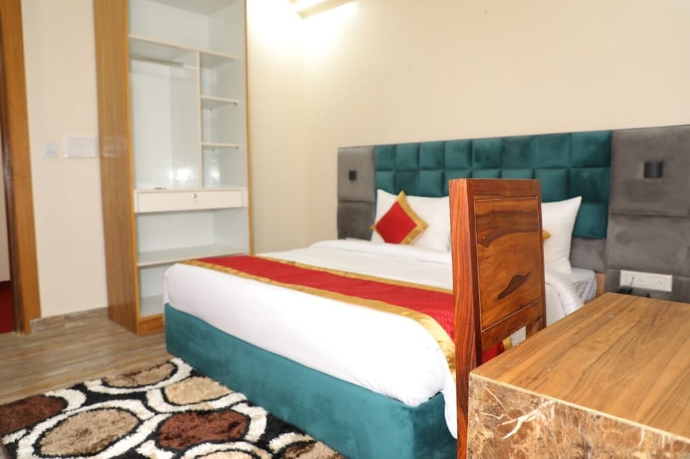 Фото Sarla Hotel Inn