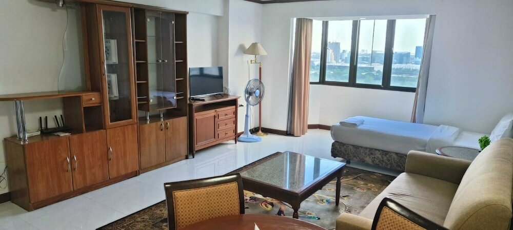 Фото Omni Tower Direct Rooms Sukhumvit Soi 4