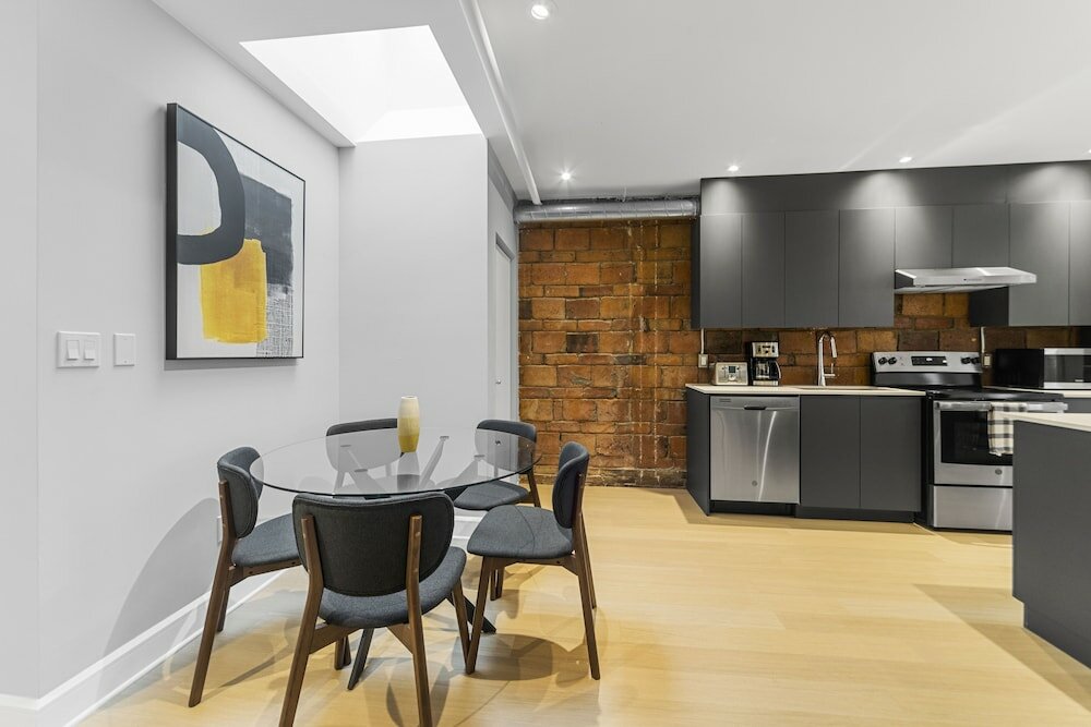 Фото Elegant Suites De La Montagne- Dtwn Mtl