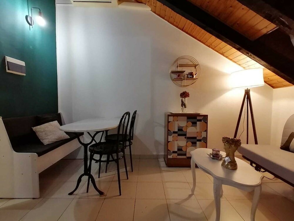 Фото Mercanti Attic Version