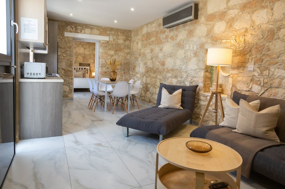 Фото Phaedrus Living Luxury Stone House Armou