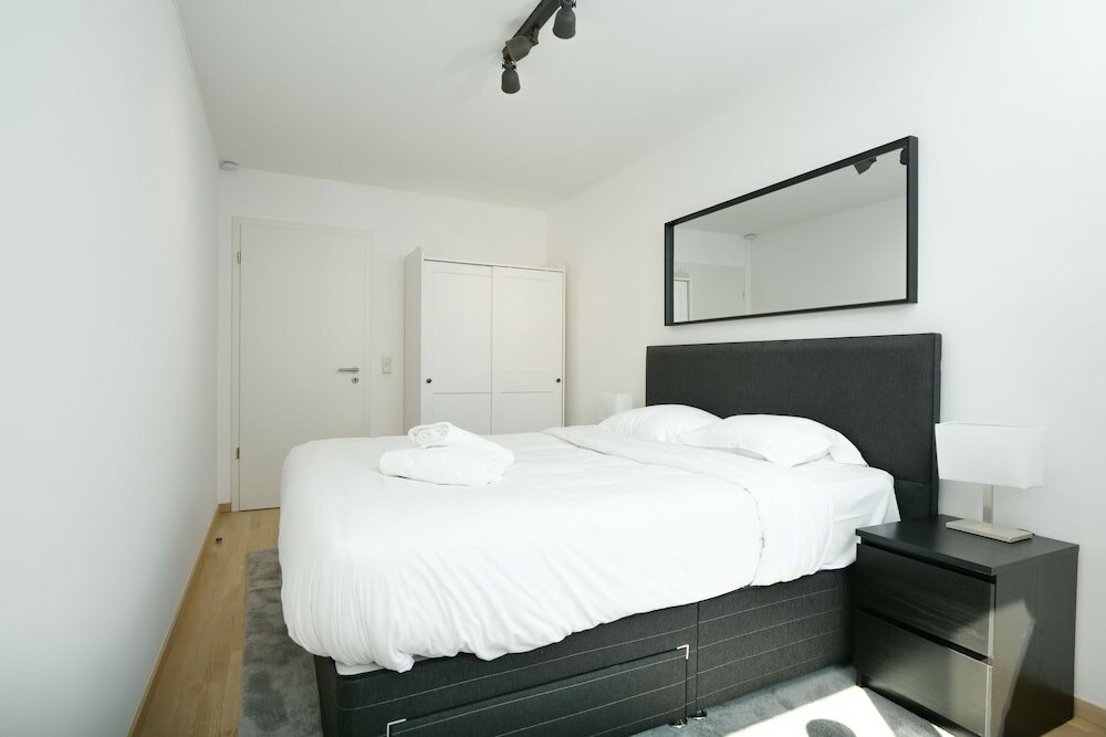 Фото 2br Apt 100 m2 w Terrace Garden & Pkg