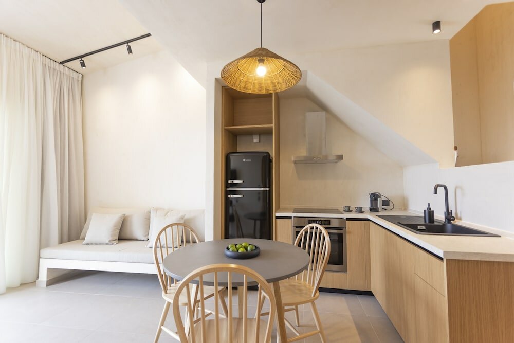 Фото Pnoes Luxury Suites