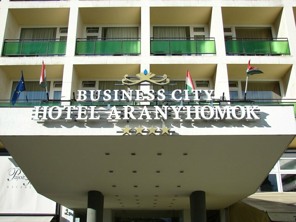 Гостиница Aranyhomok Business-City-Wellness Hotel, Кечкемет, фото
