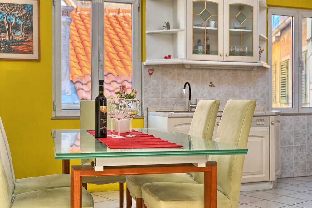 Фото Poetry House