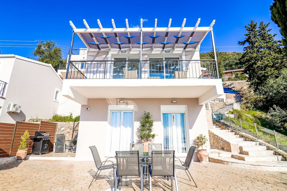 Фото Noir Luxury Suite by CorfuEscapes