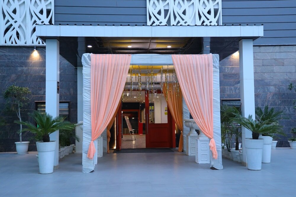 Фото отеля 2