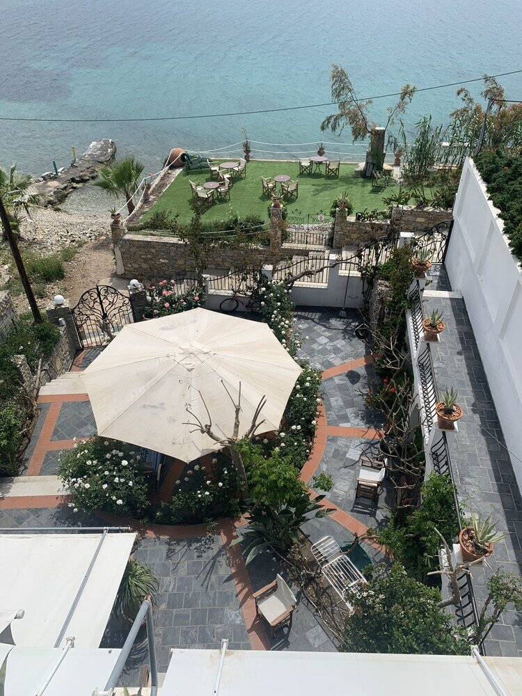 Фото Roditses Beach sea front Apartments