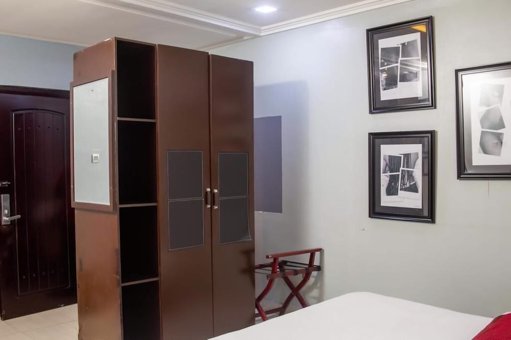 Фото The Crib Art Hotel