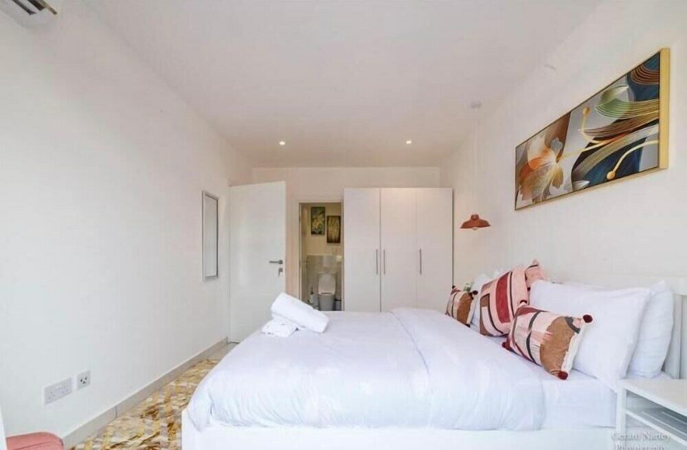 Фото Golden Breeze Suites