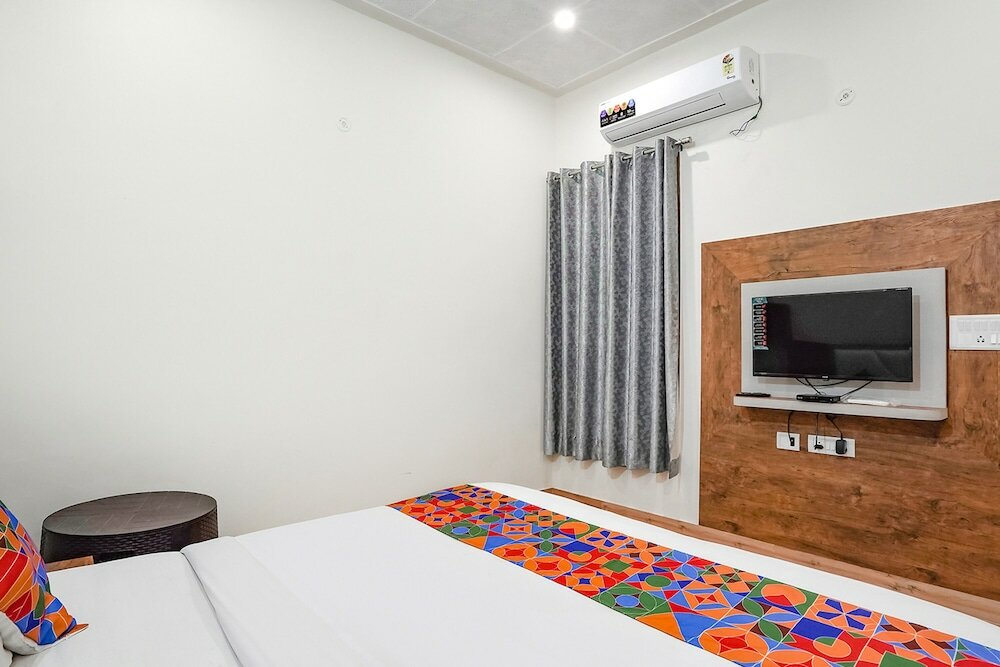 Фото Fabhotel Sirtaj Suites