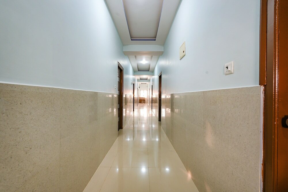 Фото Fabhotel Whitefield Suites