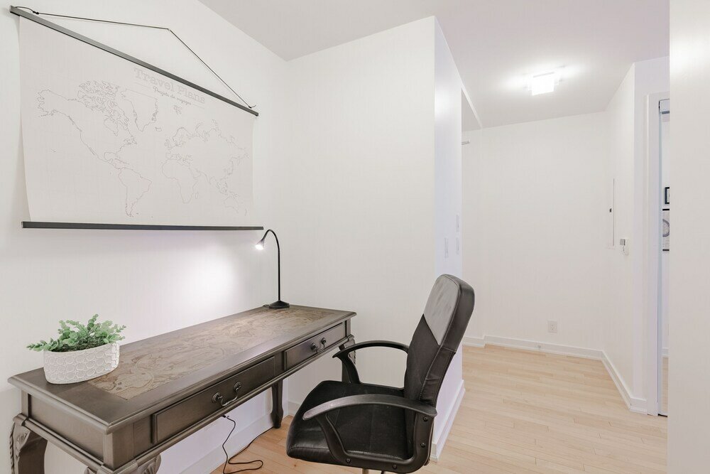 Фото Sterling Suites - Financial District