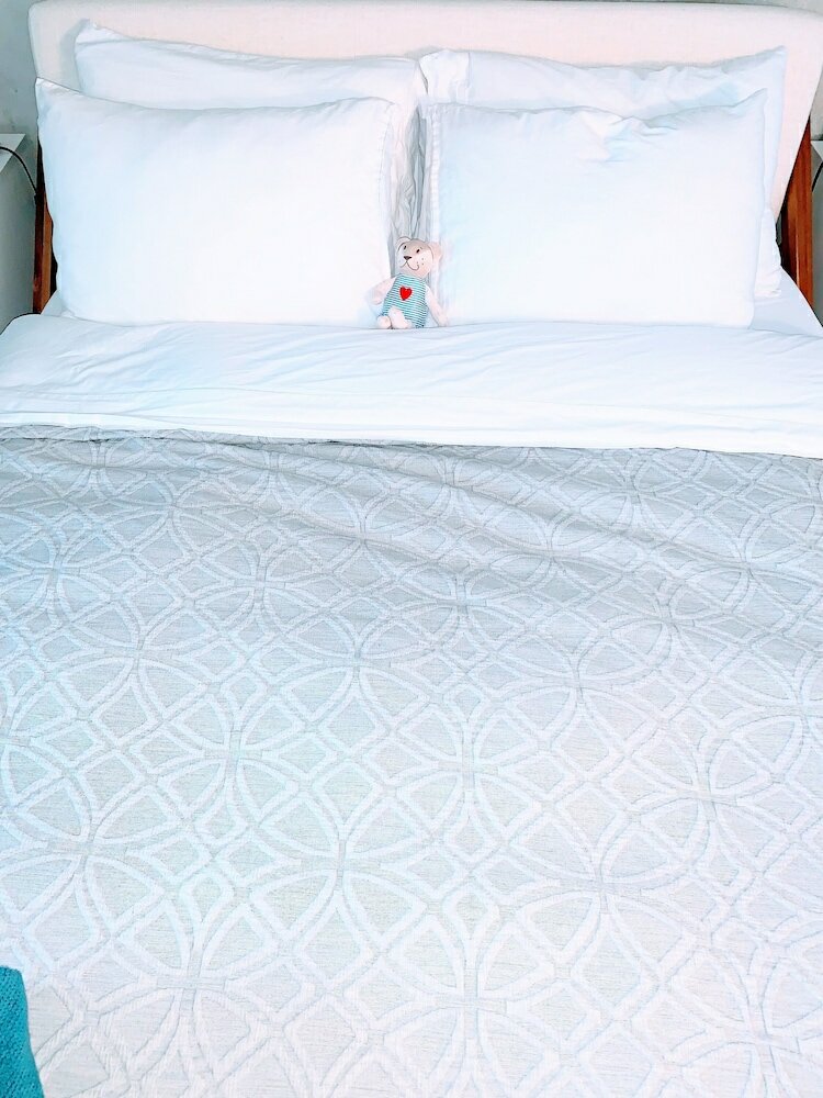 Фото Queen St West Designer Executive Suites