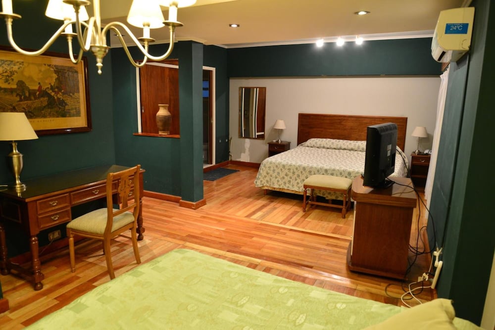 Фото Gran Hotel Mercedes