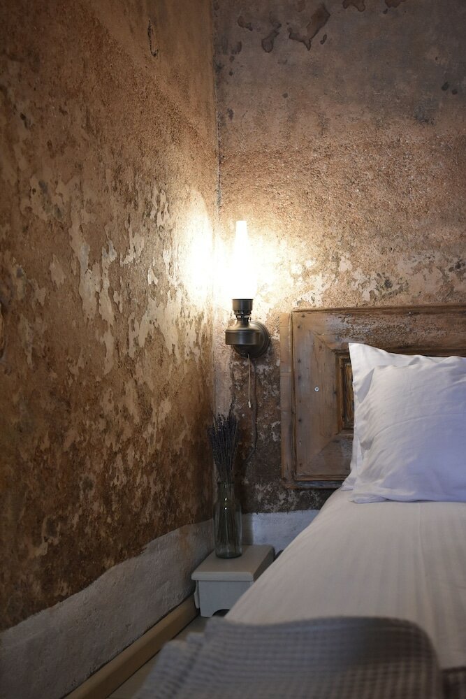 Фото Latmos 1860