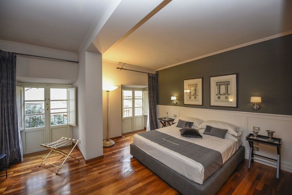 Фото The Tuscanian Hotel