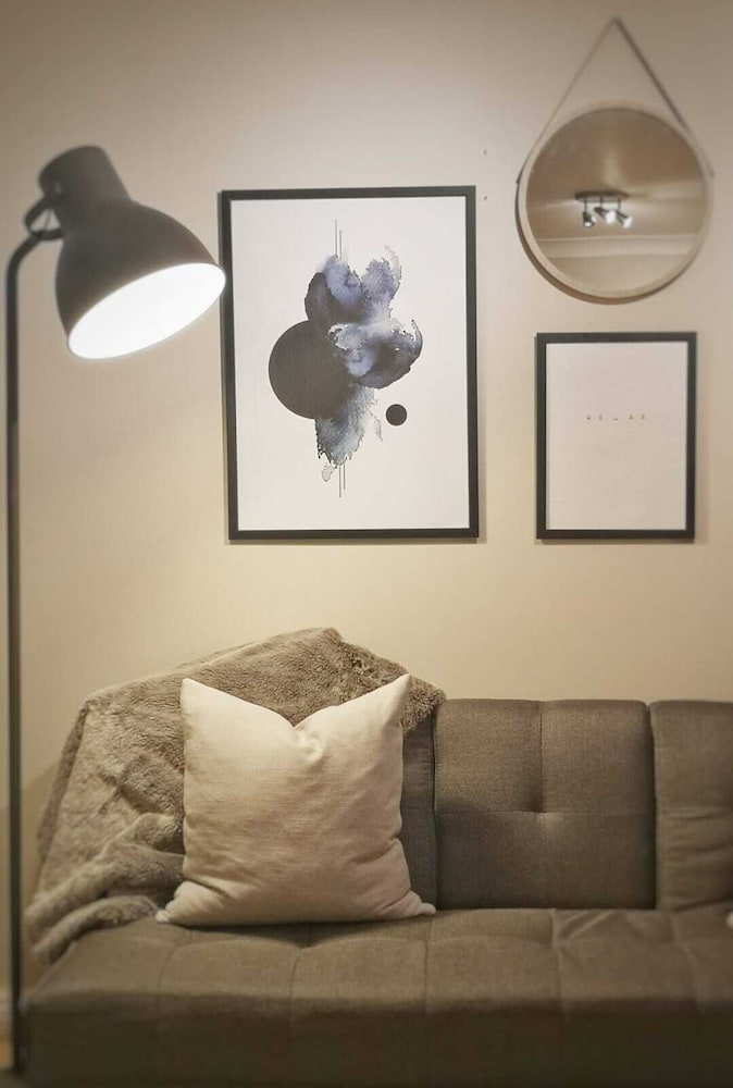 Фото Central Spacious & Stylish Apartment