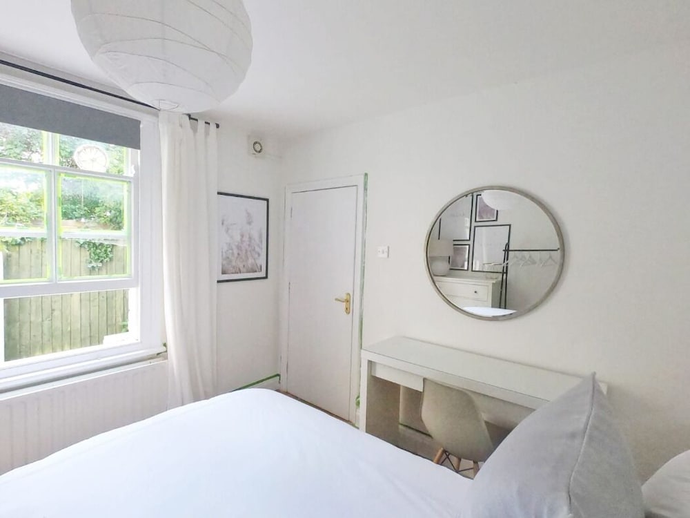 Фото Charming Oxford Apartments