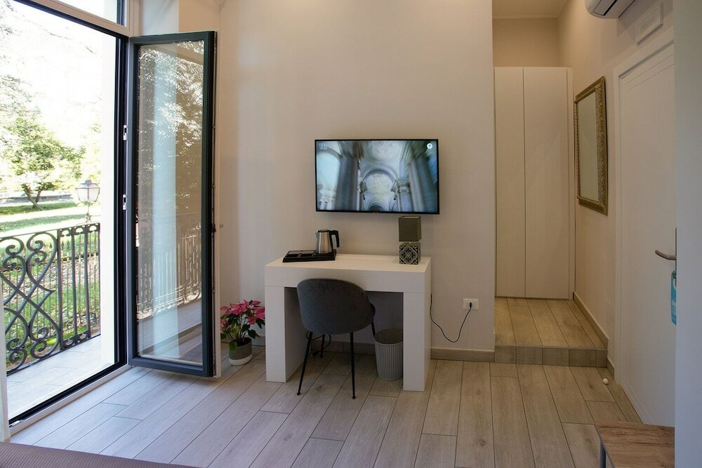 Фото Royal Gardens B&b Caserta