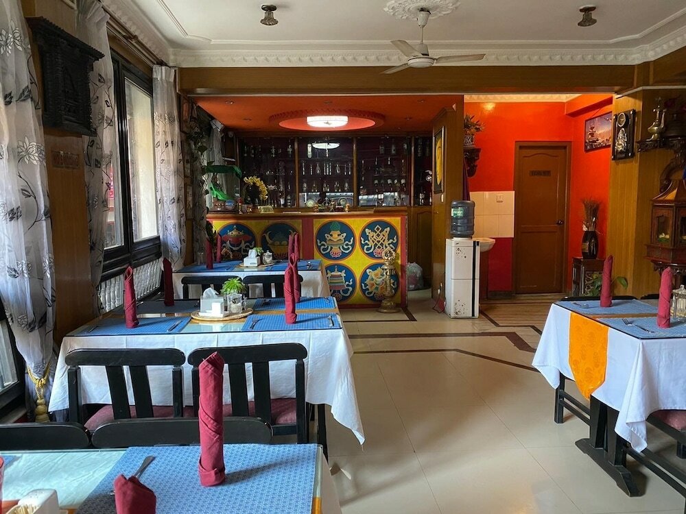 Фото Hotel swastik