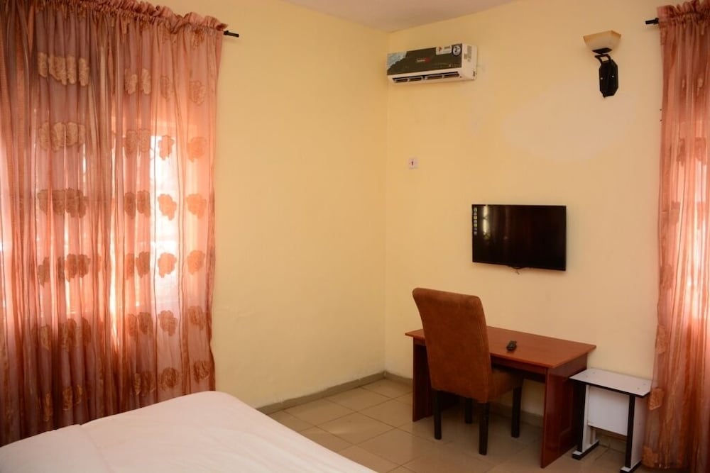 Фото Ilon Crystalz Concept Hotel