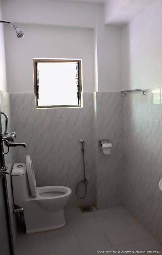 Фото Jheel Hotel and Restaurent