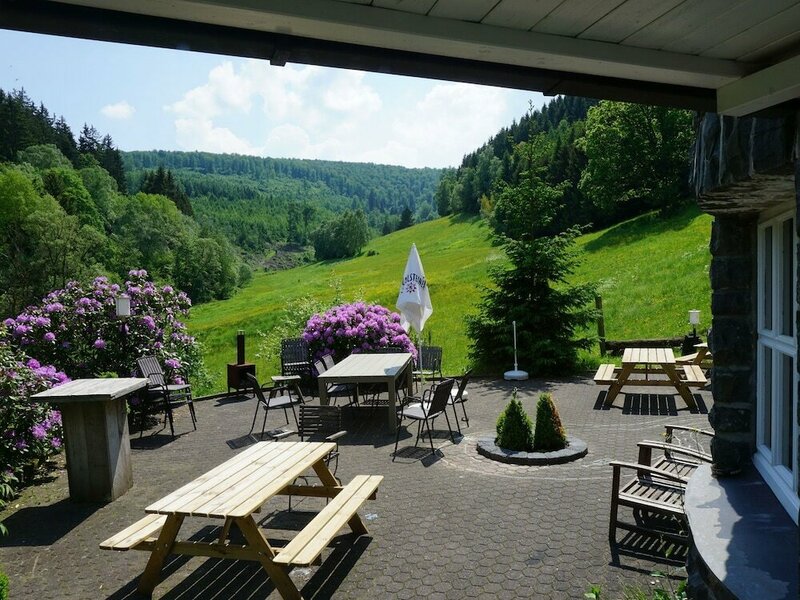 Гостиница Exclusive Group House in Winterberg With Common Room, bar and Large Kitchen