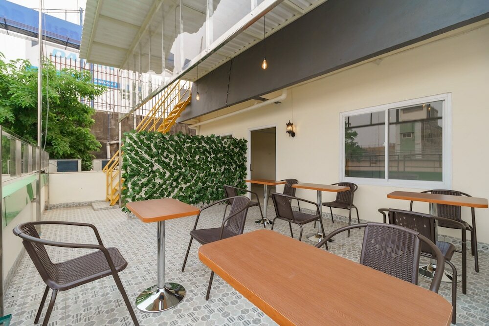 Фото RedDoorz Plus near Rs Rk Charitas 2 Palembang