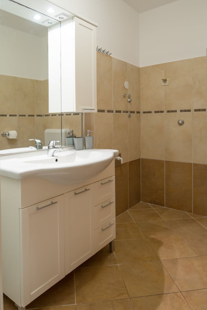 Фото Apartments Flora