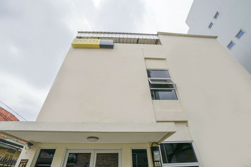 Фото Spot On 2246 Kost 97 Syariah