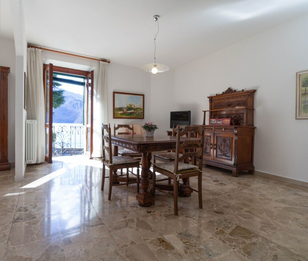 Фото Mamma Ciccia Holiday Home - Lake Front Apartment