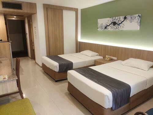Гостиница Hotel Kingston Inn в Паттайе